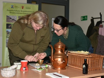 Relacja z zimowych warsztatów ziołowych w PKWŁ 9.12.2023 r., 